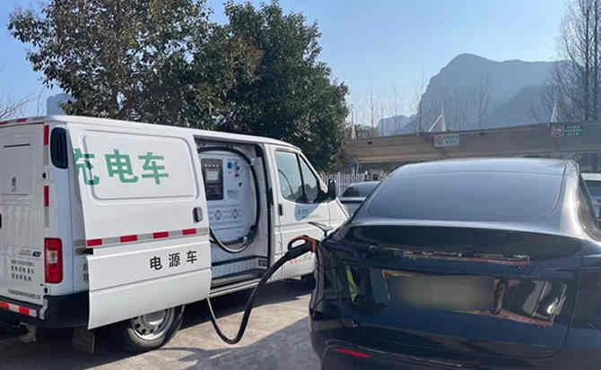 洮北区汽车搭电