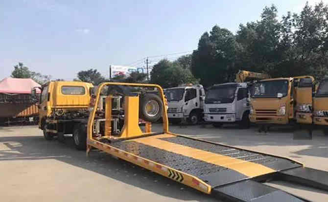洮北区汽车中途维修案例